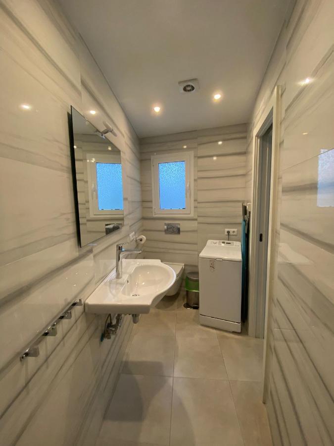 Vila New Townhouse In The Heart Of Nerja With Jacuzzi Exteriér fotografie
